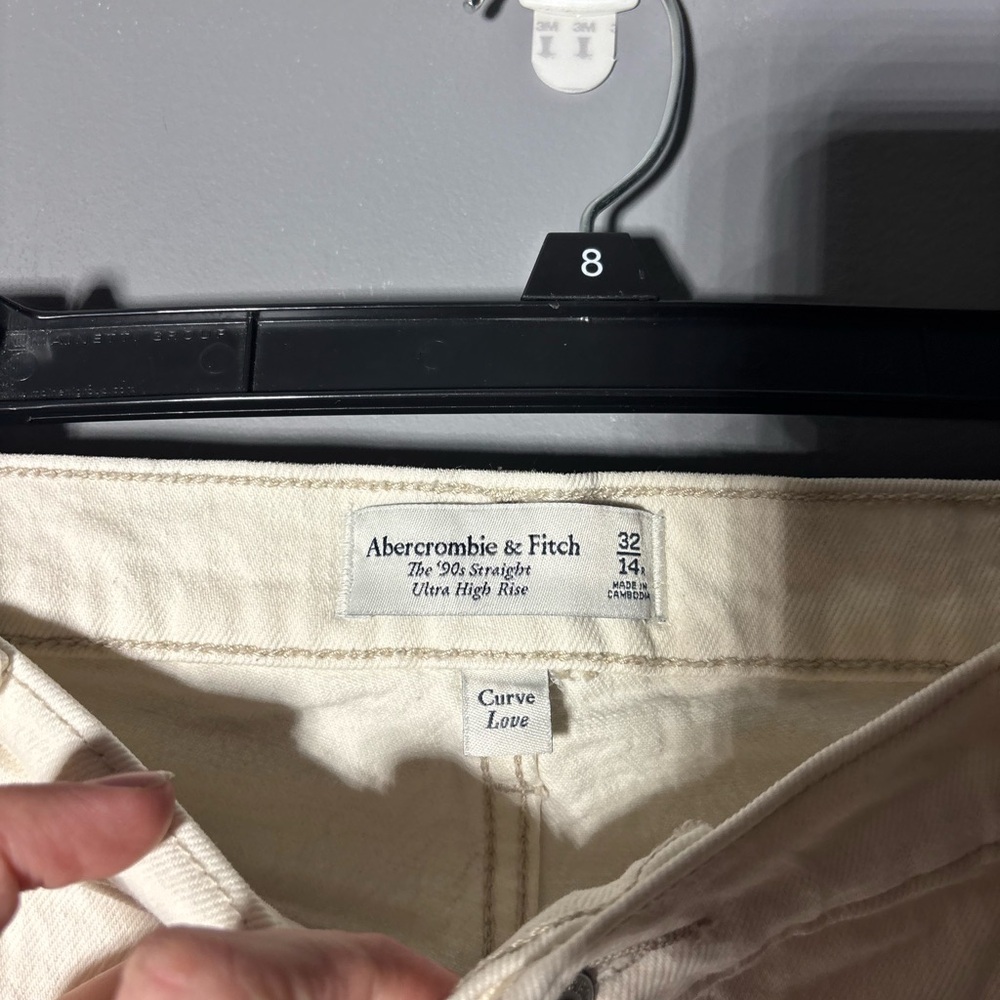 Abercrombie The 90s Straight Ultra High Curve Love Jeans Size 14 - Picture 3 of 3
